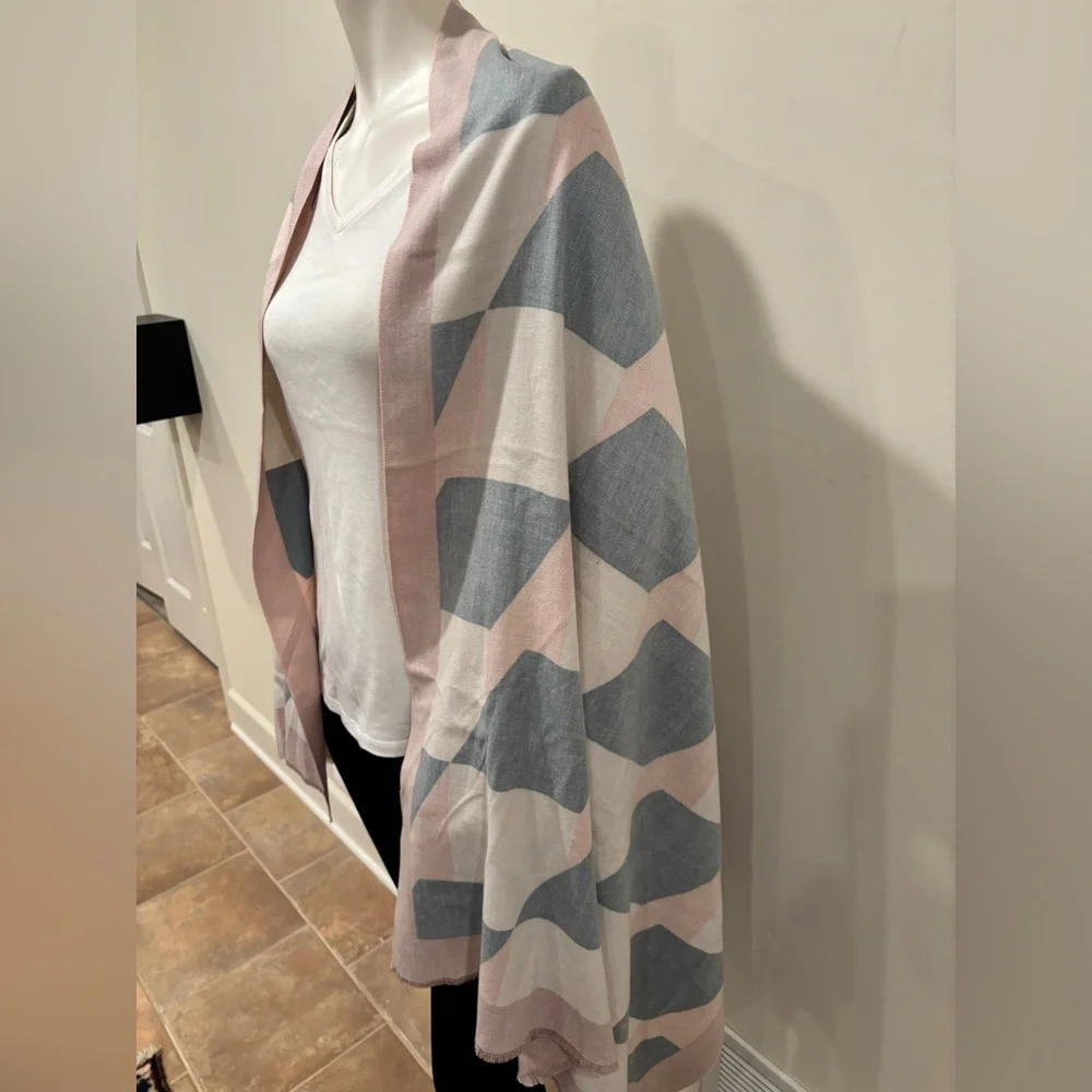 Geometric Pattern Thin Knit Scarf in Pink, Cream, & Blue